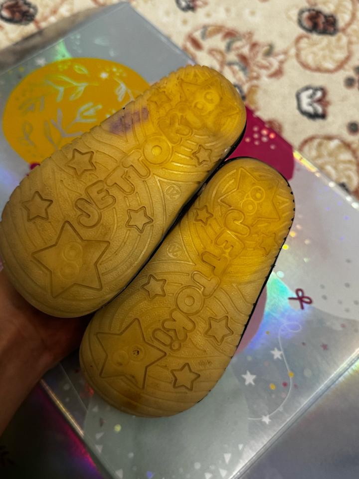 Детские кожаные босоножки