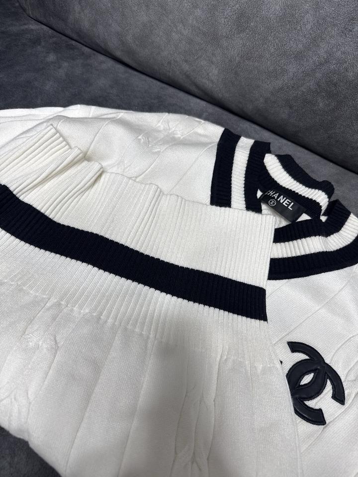 Свитер под Шанель