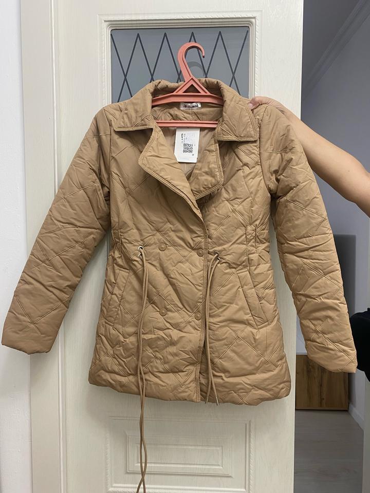 Осенняя стеганная куртка новая