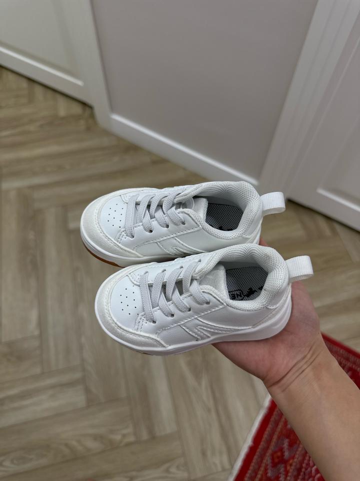 Кроссовки next