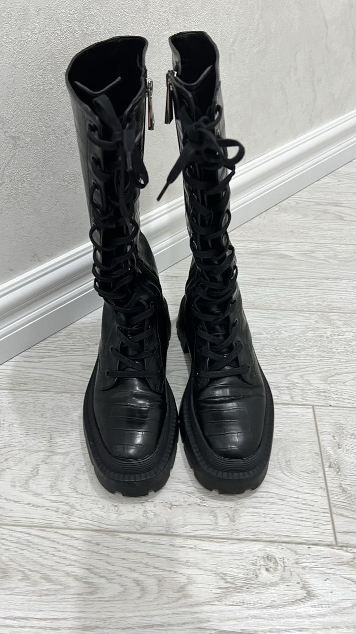 Продаются сапоги