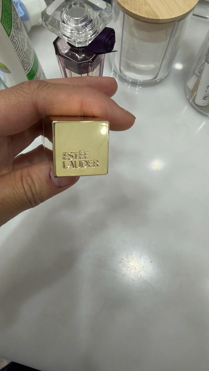 Помада Estee Lauder