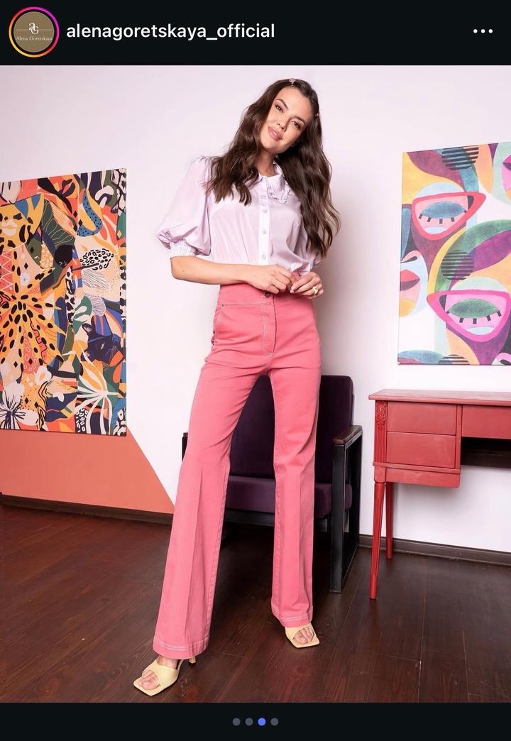 Розовые джинсы