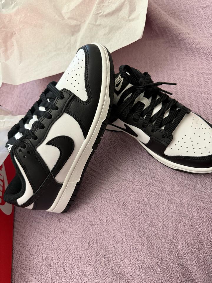 продам новые nike dunk low