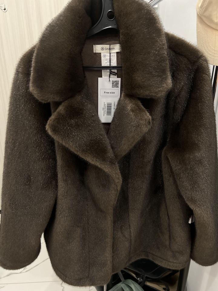 Стильная Шуба из эко меха , бренд Gaissina