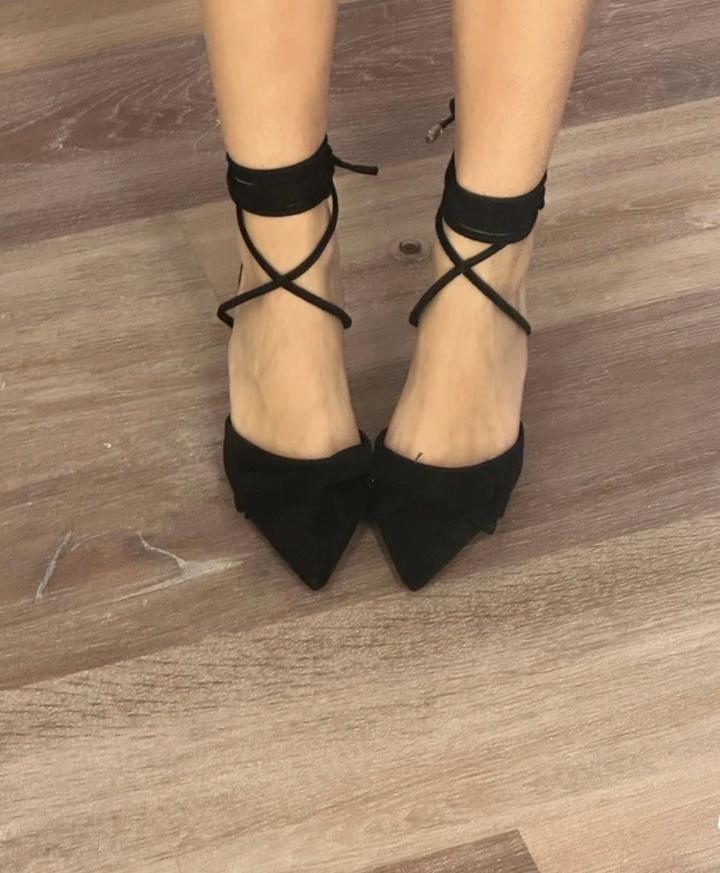 Замшевые босоножки на каблуках