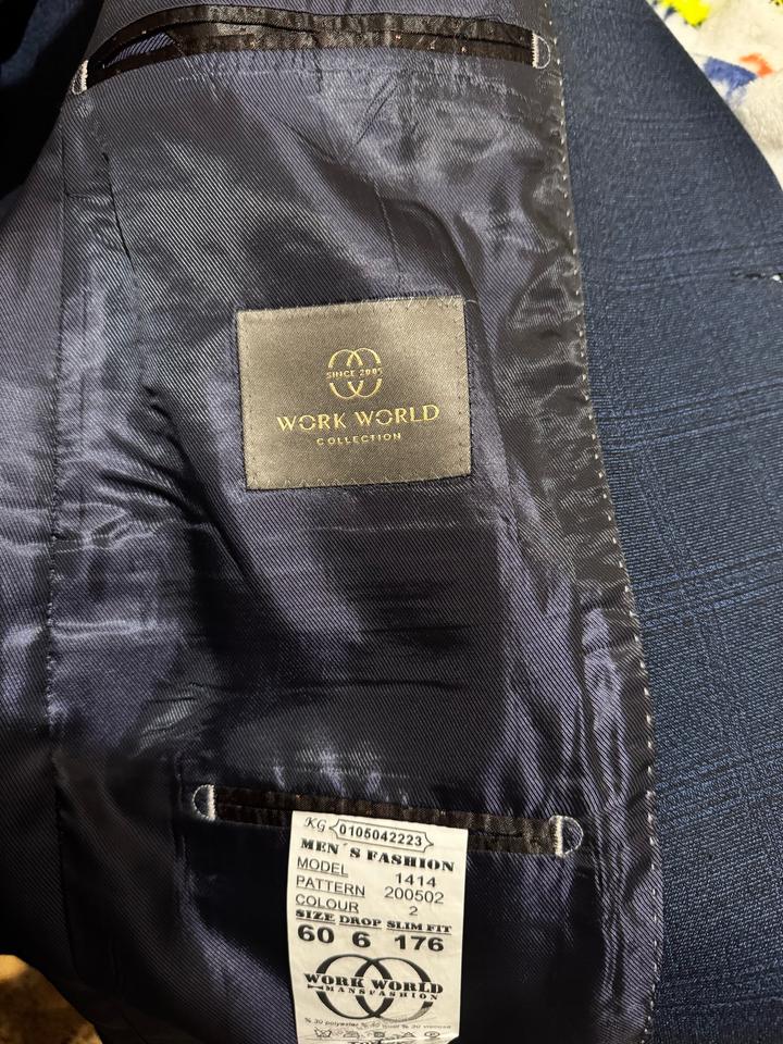 Мужской костюм в отличном состоянии