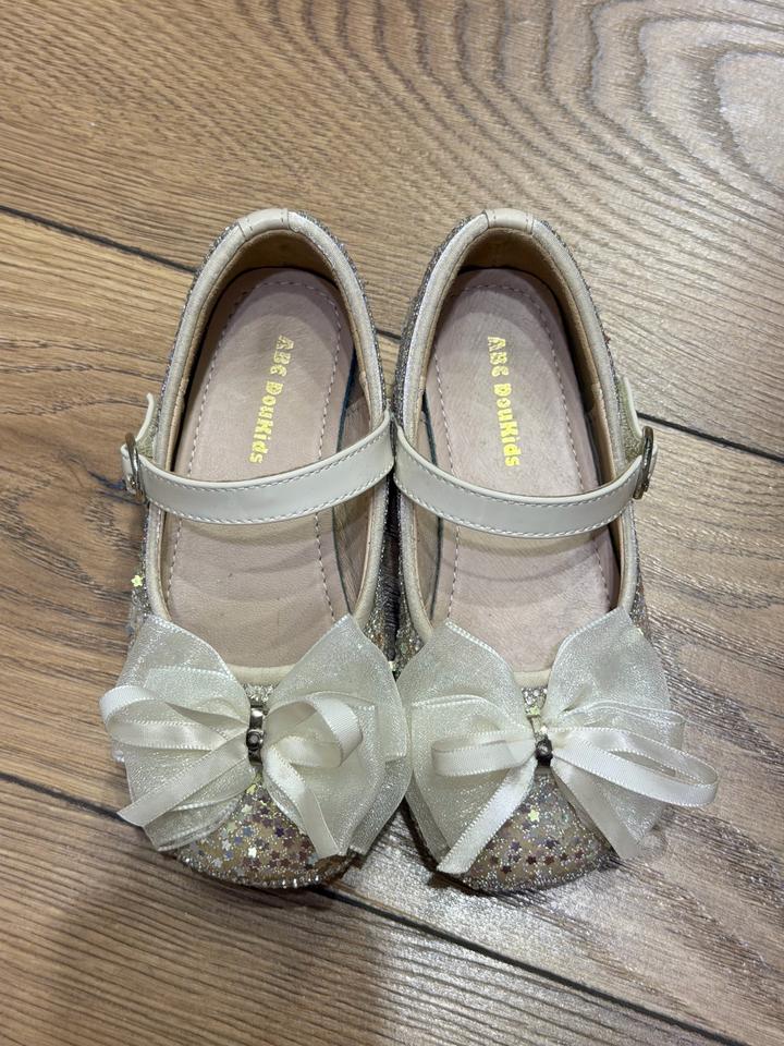 Детские туфли