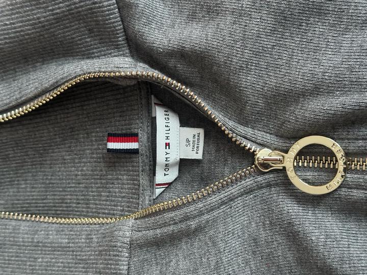 Кофта от Tommy Hilfiger