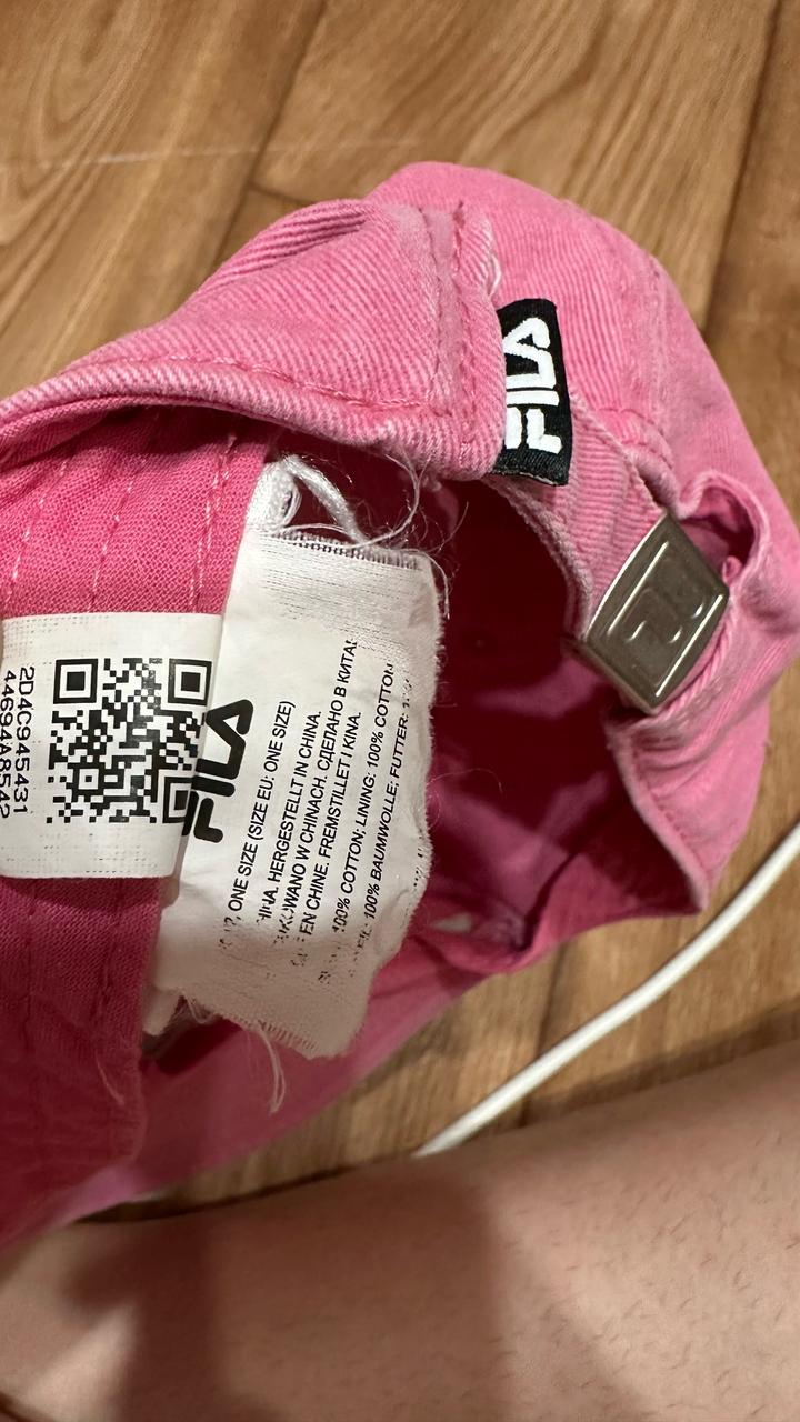 Кепка FILA в ярком розовом оттенке