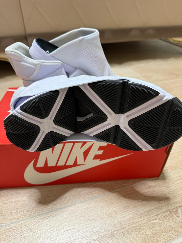 Nike кроссовки