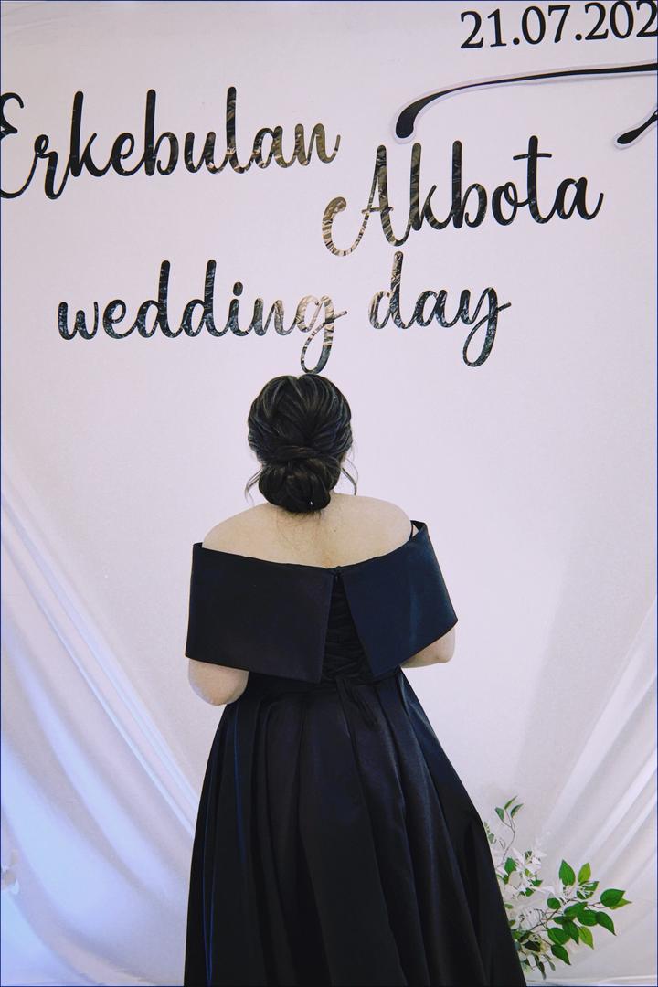 Черное вечерное платье