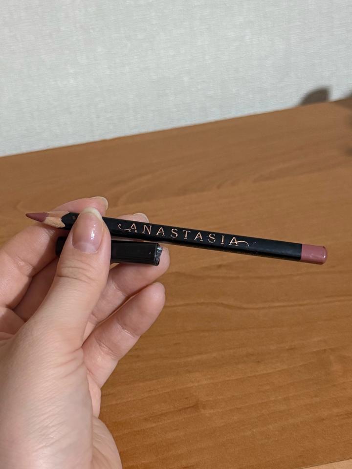 Карандаш для губ Anastasia Beverly hills