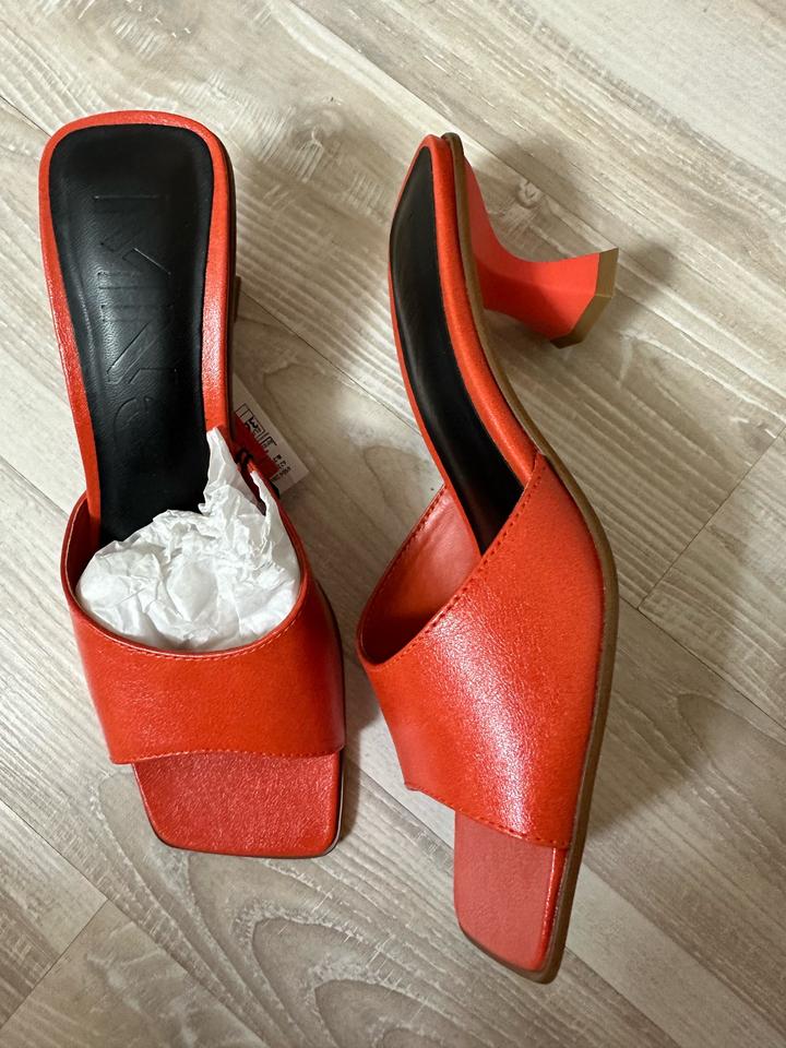 Босоножки от Манго