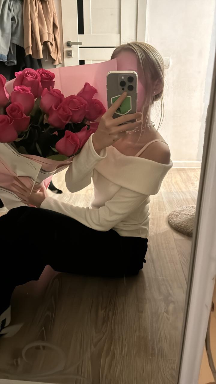 Кофта без плеч