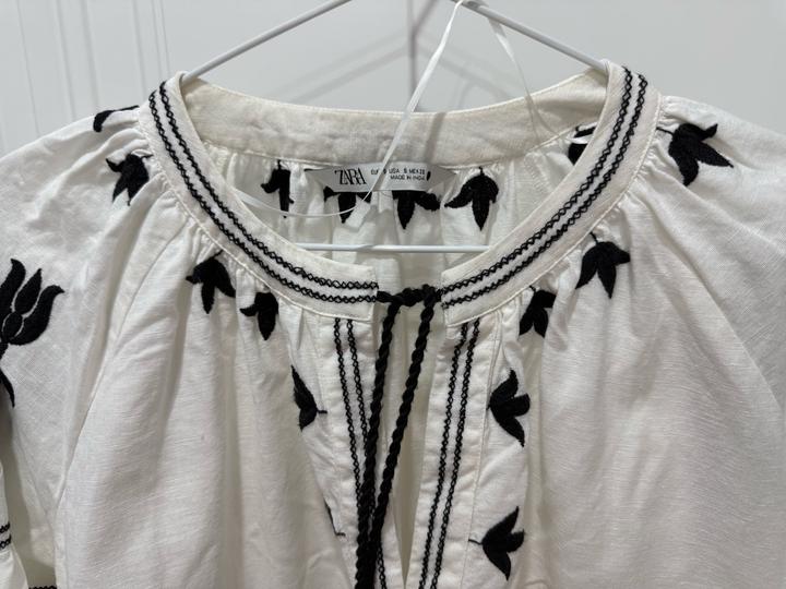 Платье-кафтан с вышивкой от Zara