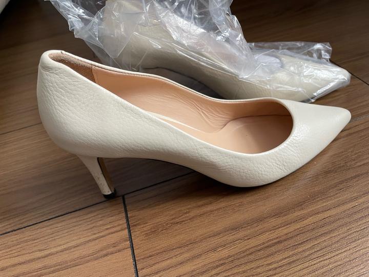 бежевые туфли