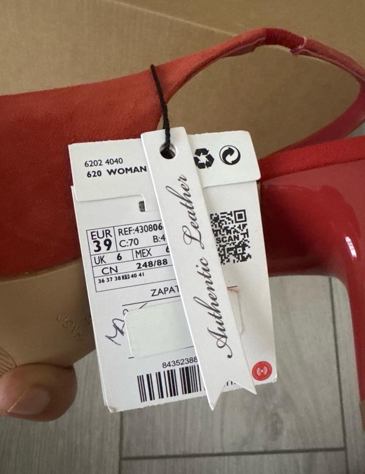 Новые босоножки MANGO