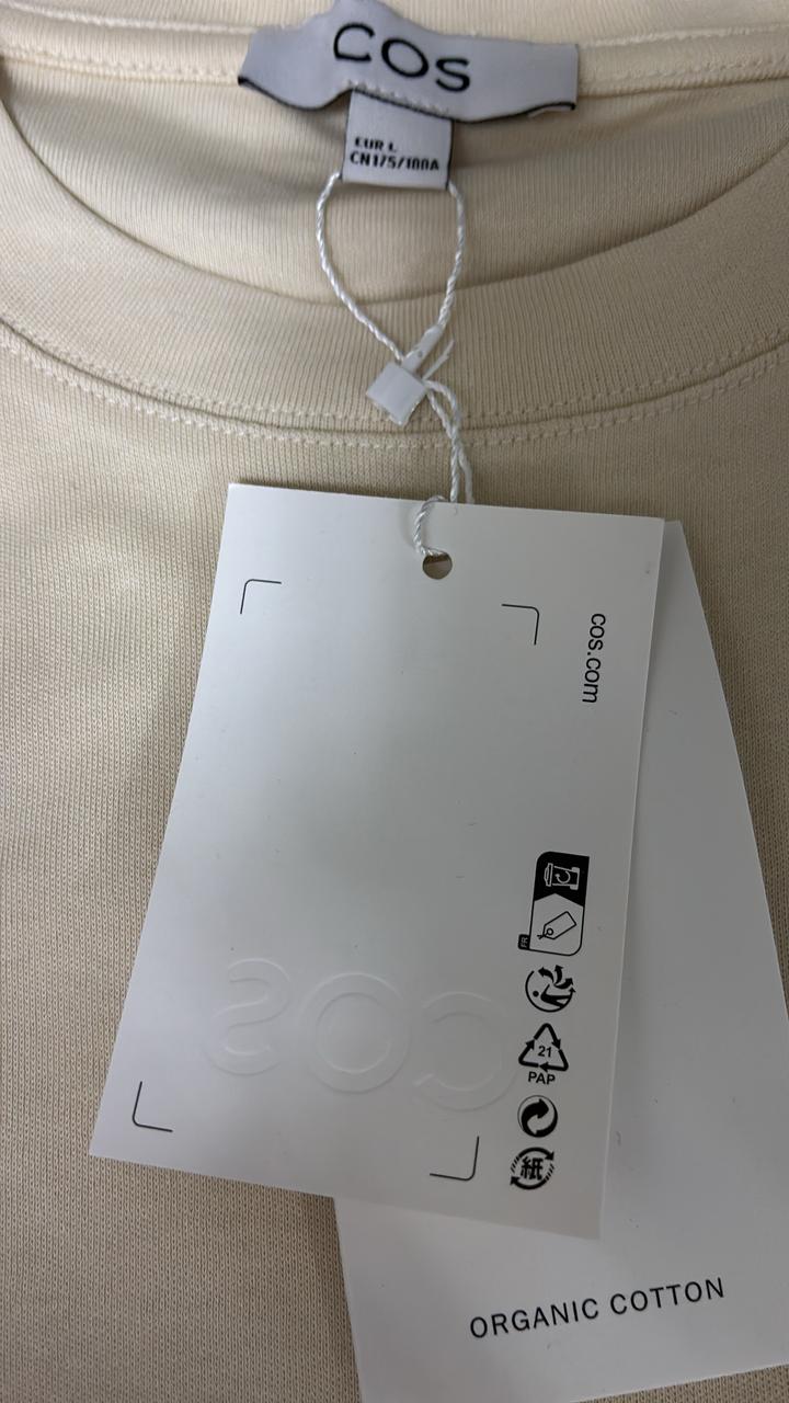 Продам футболку в цвете бежевый от фирмы COS