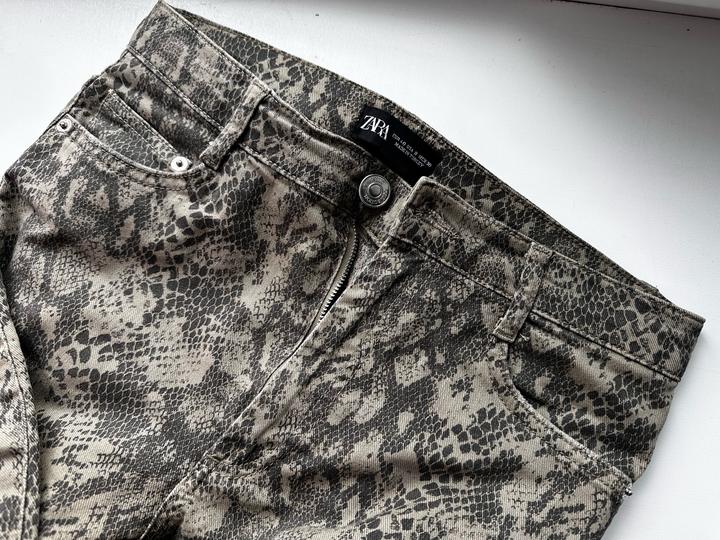 Джинсы Zara