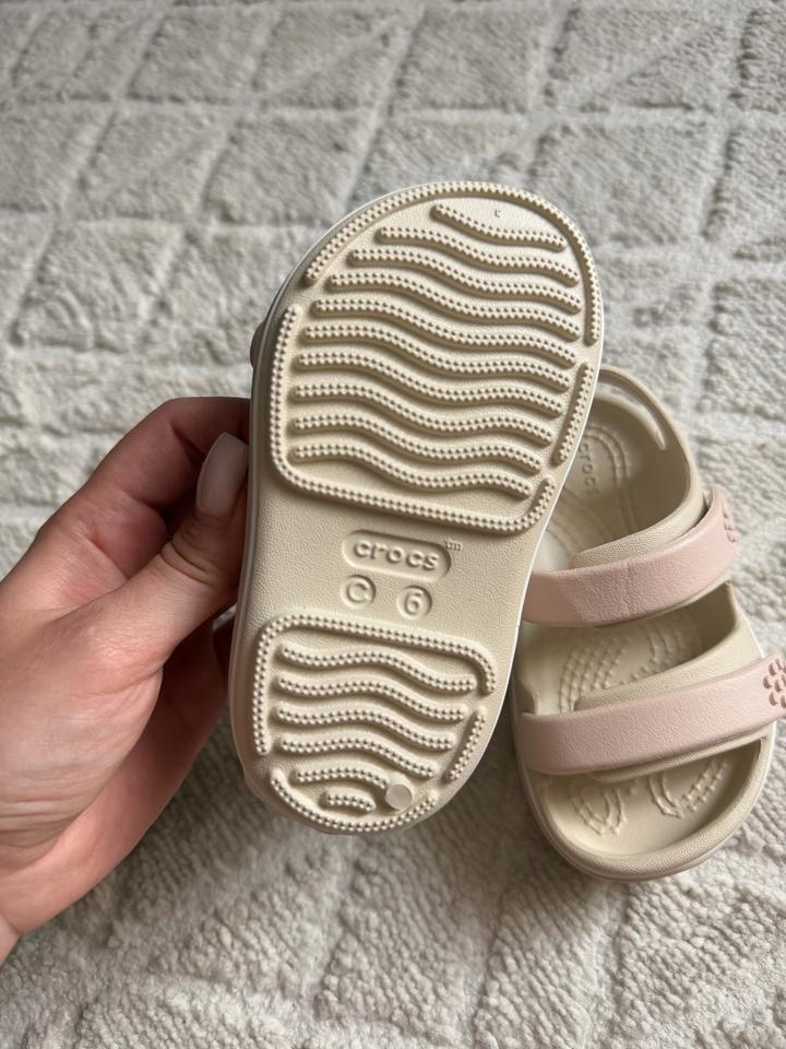 Сандалии crocs