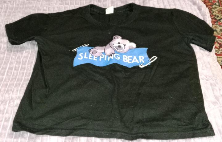 Чёрная футболка