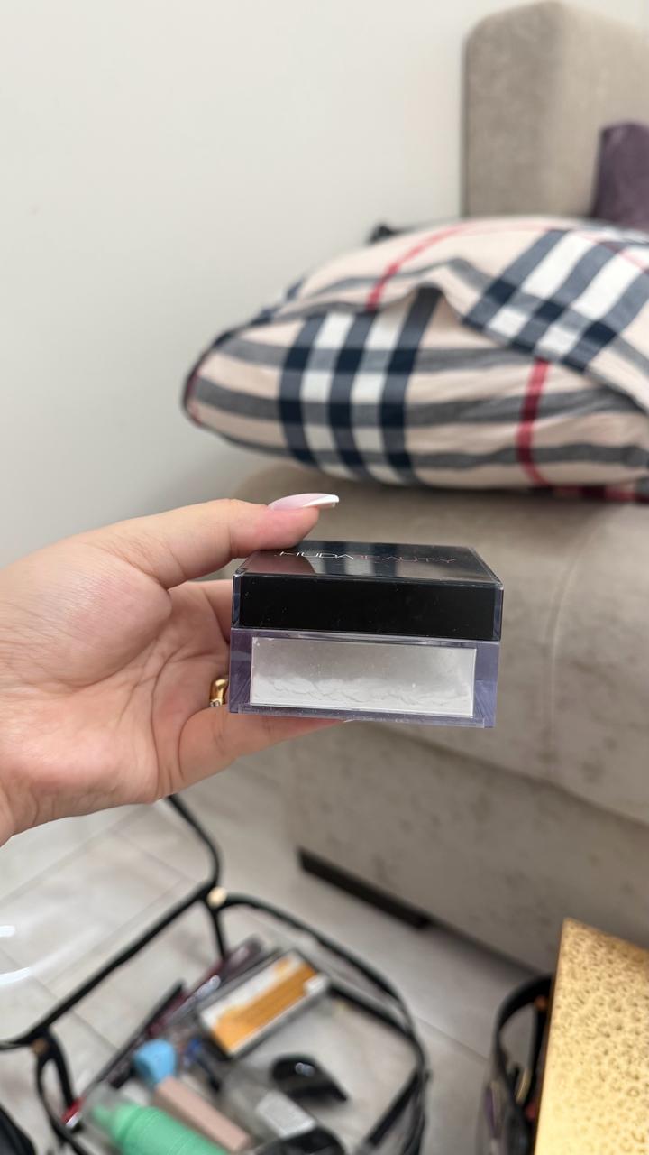 Huda beauty powder