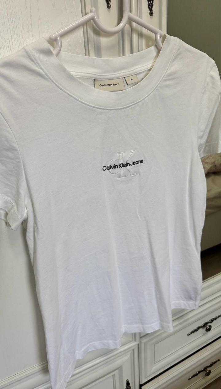Белая футболка Calvin Klein Jeans