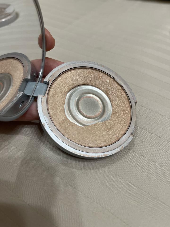 Хайлайтер TheBALM “Mary Lou”