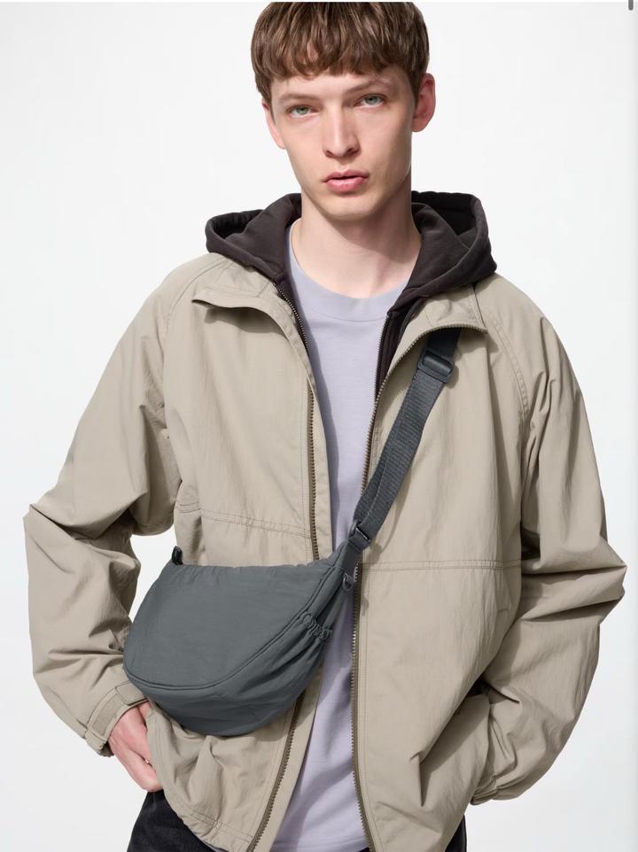 Сумка банан Uniqlo 15700 тг