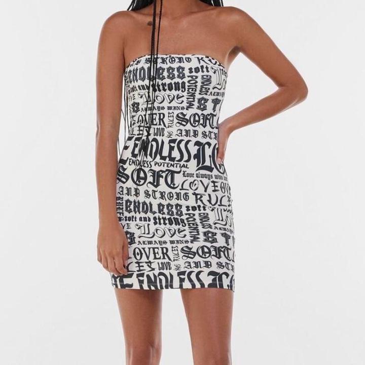 Платье Bershka