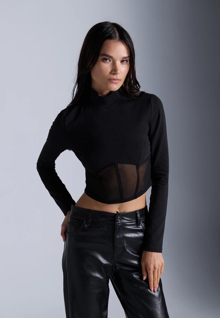 Топ с длинными рукавами