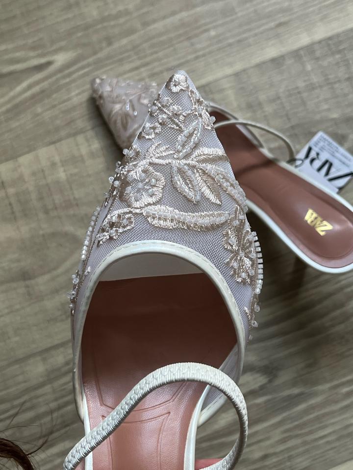 белые туфли zara