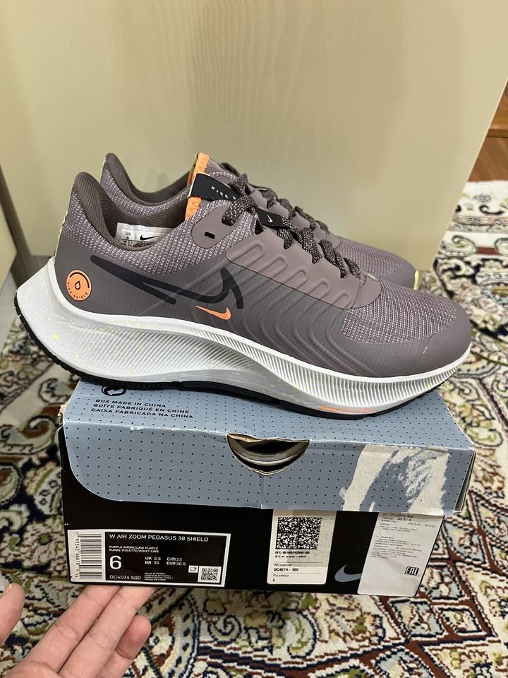 Кроссовки Nike