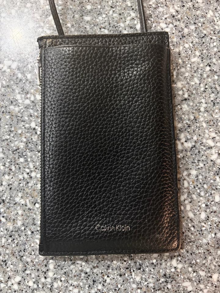 Сумка кросс-боди Calvin Klein