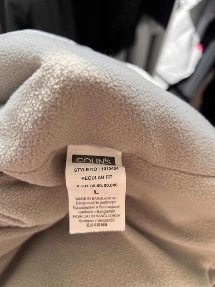 Серая жилетка