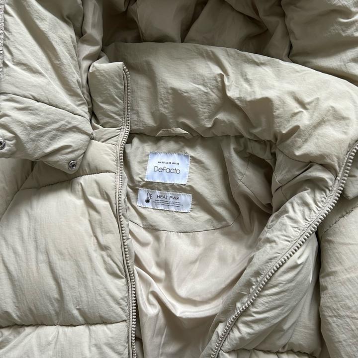 Бежевый пуховик DeFacto