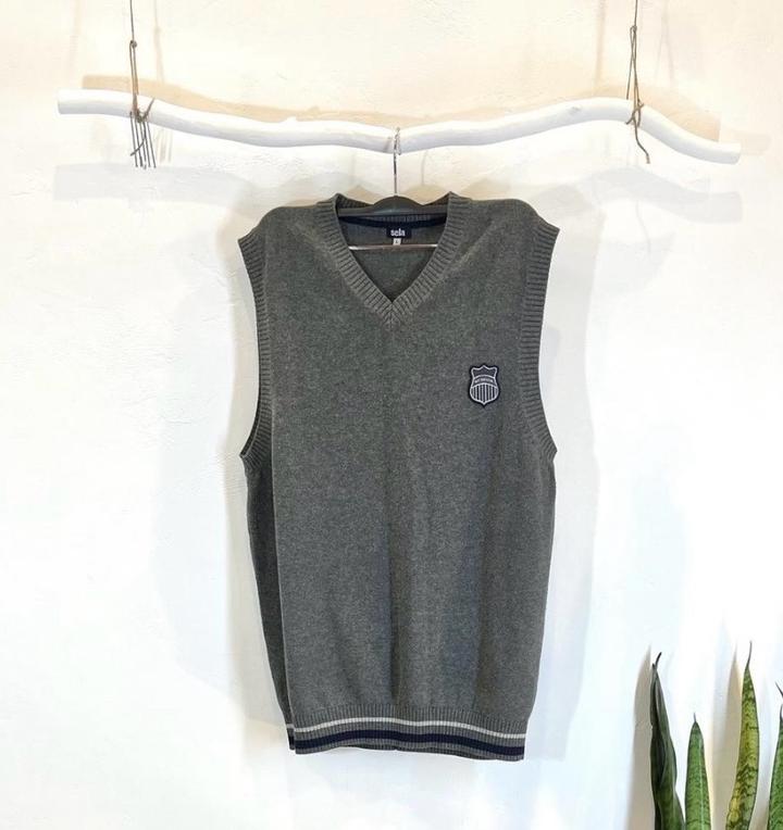 Жилетка серая