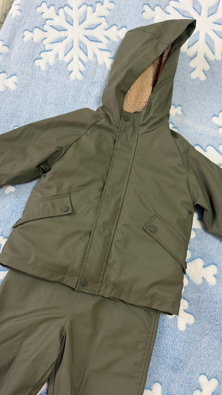 Резиновый детский костюм унисекс Zara