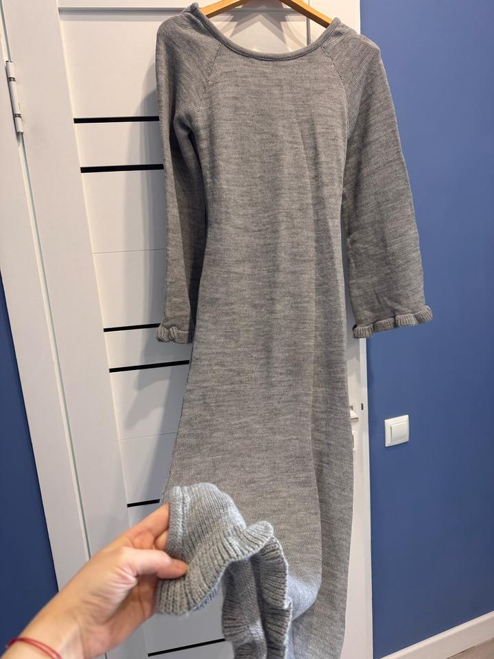 Серое платье