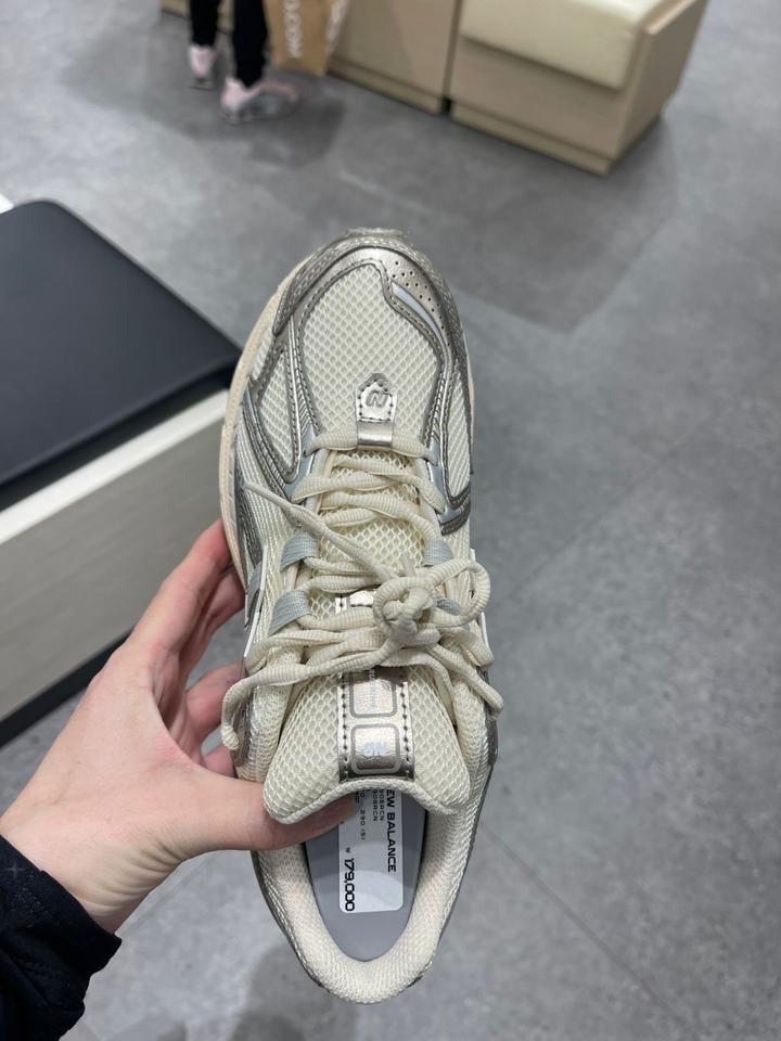 Кроссовки new balance ivory i906r