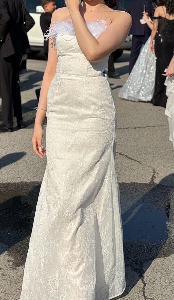 Белое платье на выпускной/свадьбу