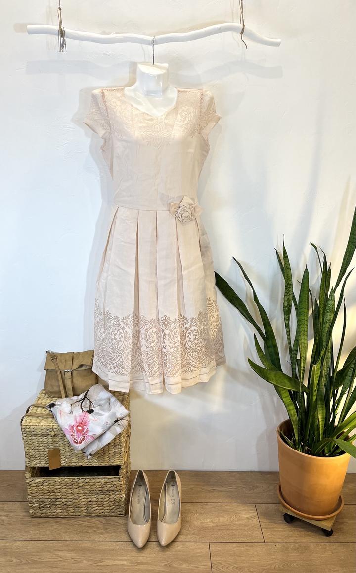 Платье пудрово-розовое