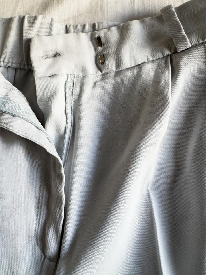 Серые брюки H&M