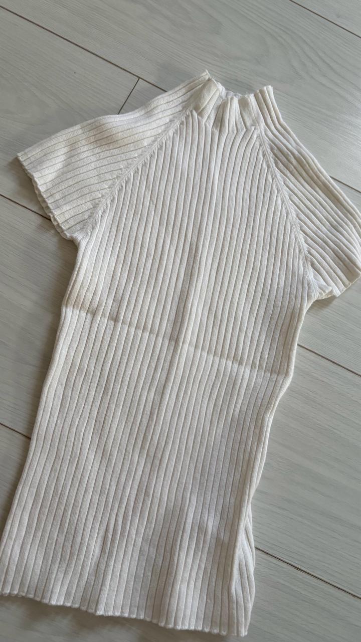 Stradivarius белый топ с средней горловиной