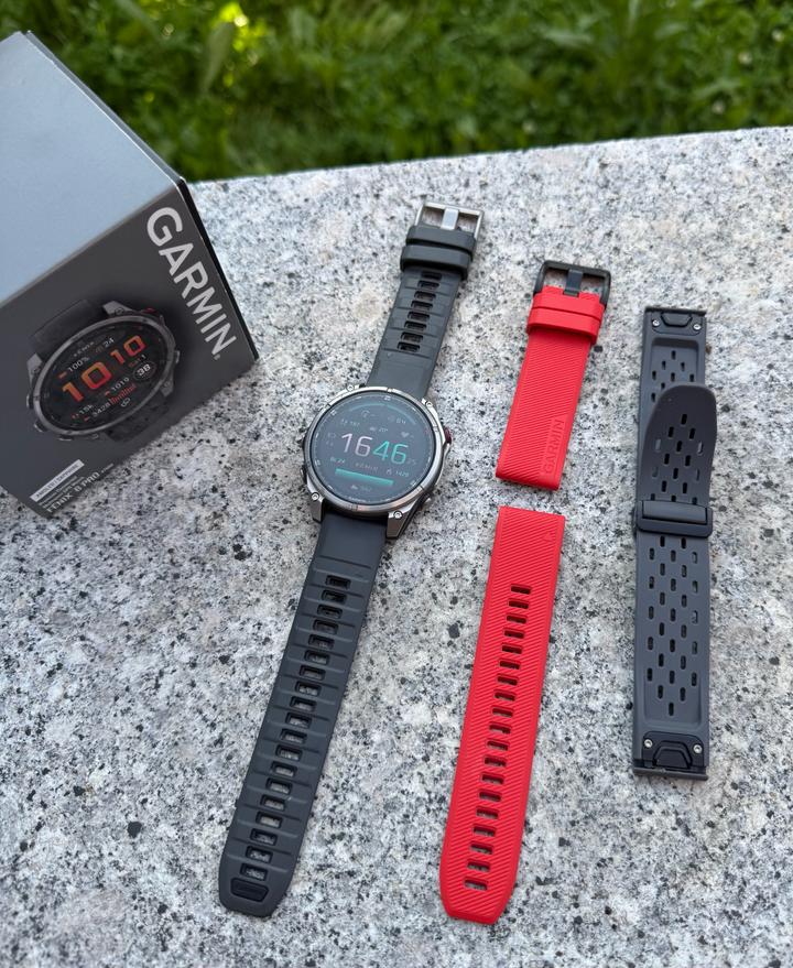 Смарт-часы Garmin Fenix 8 Pro 47 мм серебристый-серый
