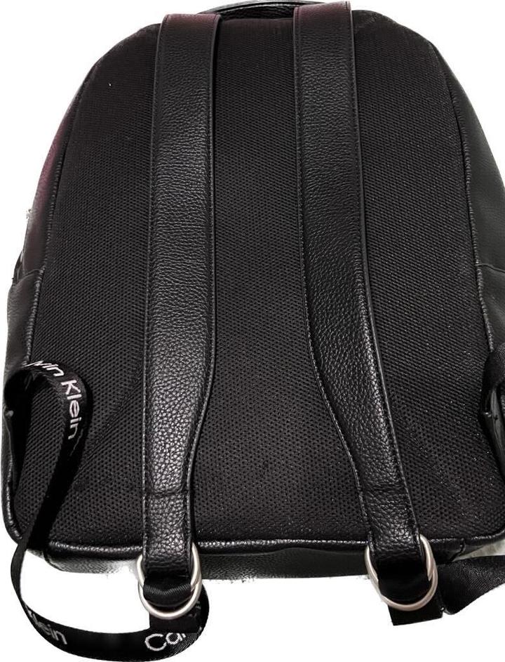 Кожаный черный рюкзак Calvin Klein