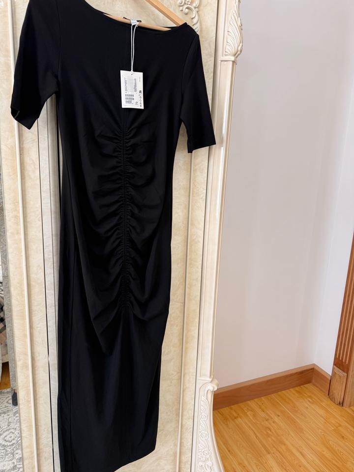 Черное платье Cos