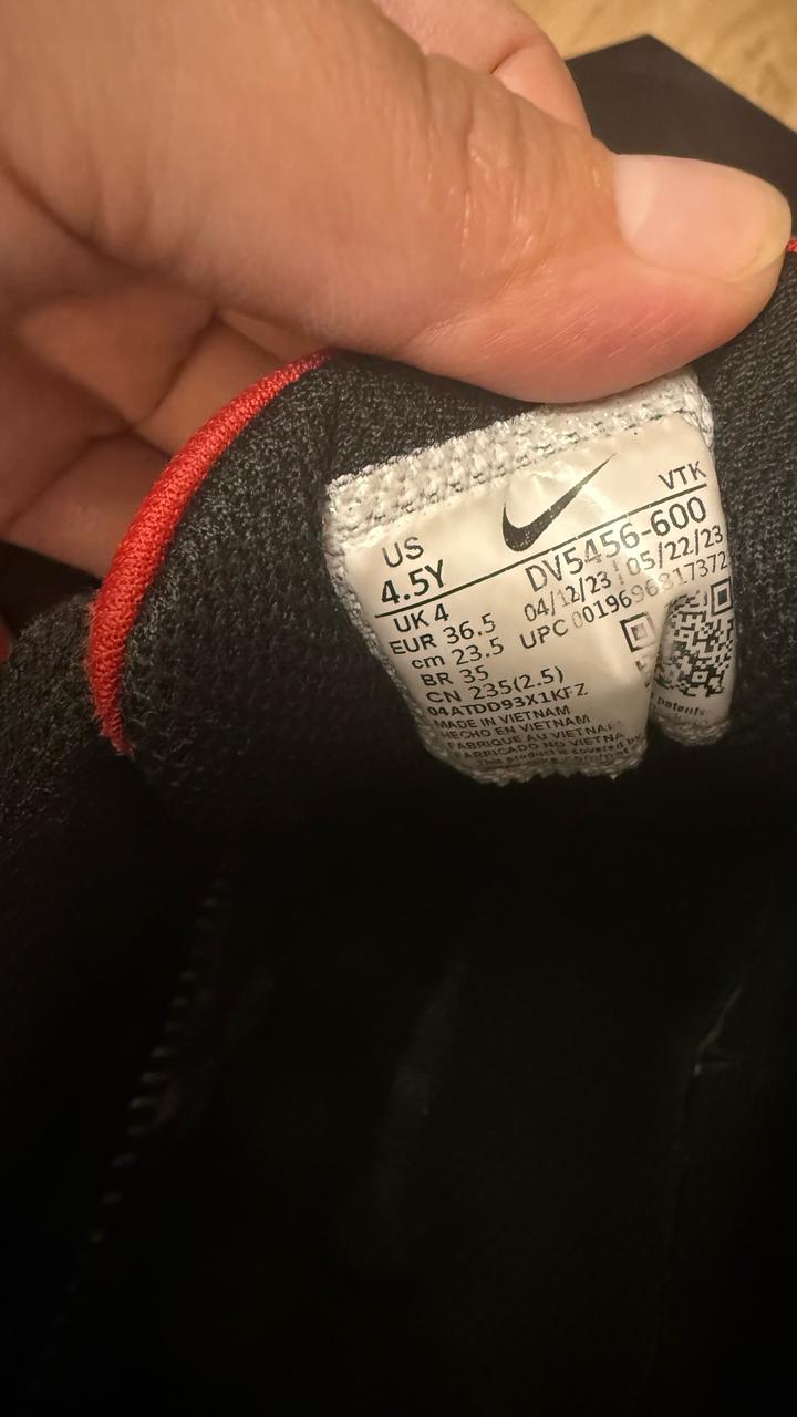 Кроссовки Nike