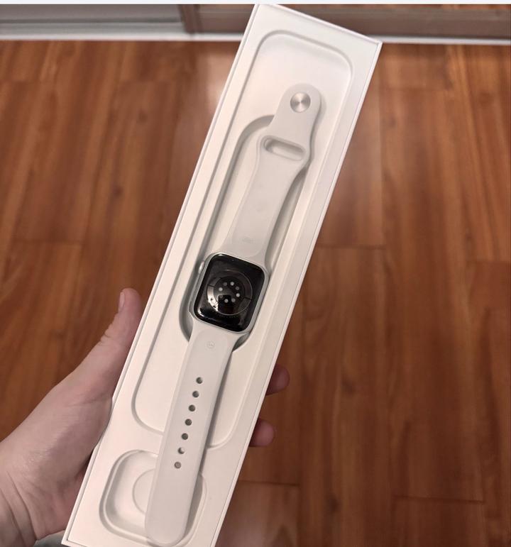 Apple Watch Sport Series 8